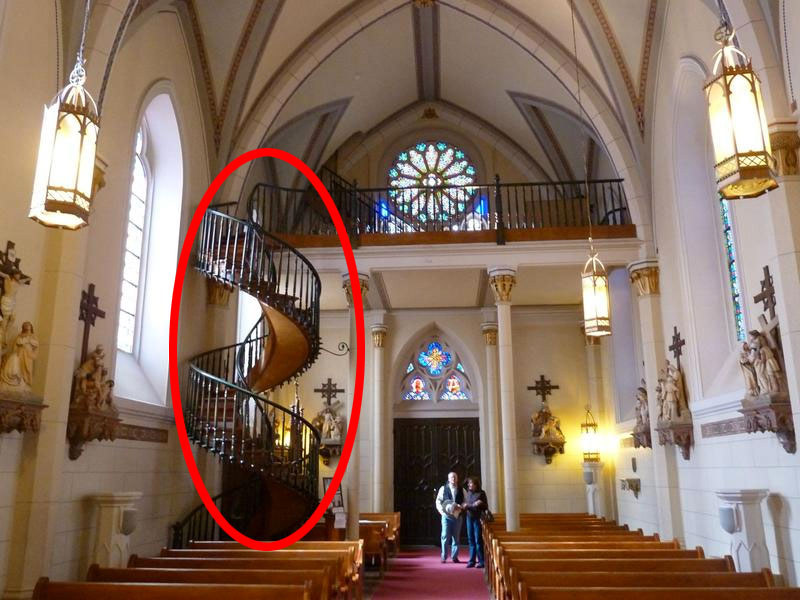 Los tres misterios de la escalera de la capilla de Loreto