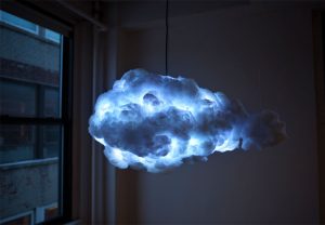 Esta lámpara nube crea una tormenta interior en su dormitorio. ¡Esto es