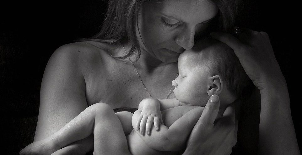 Conmovedoras Y Emotivas Imágenes de Bebés Que Van A Morir Como Recuerdo Para Sus Padres