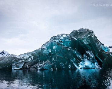 Fotografían Un Iceberg Como Nunca Se Había Visto. Algo Extremadamente Raro De Ver 3