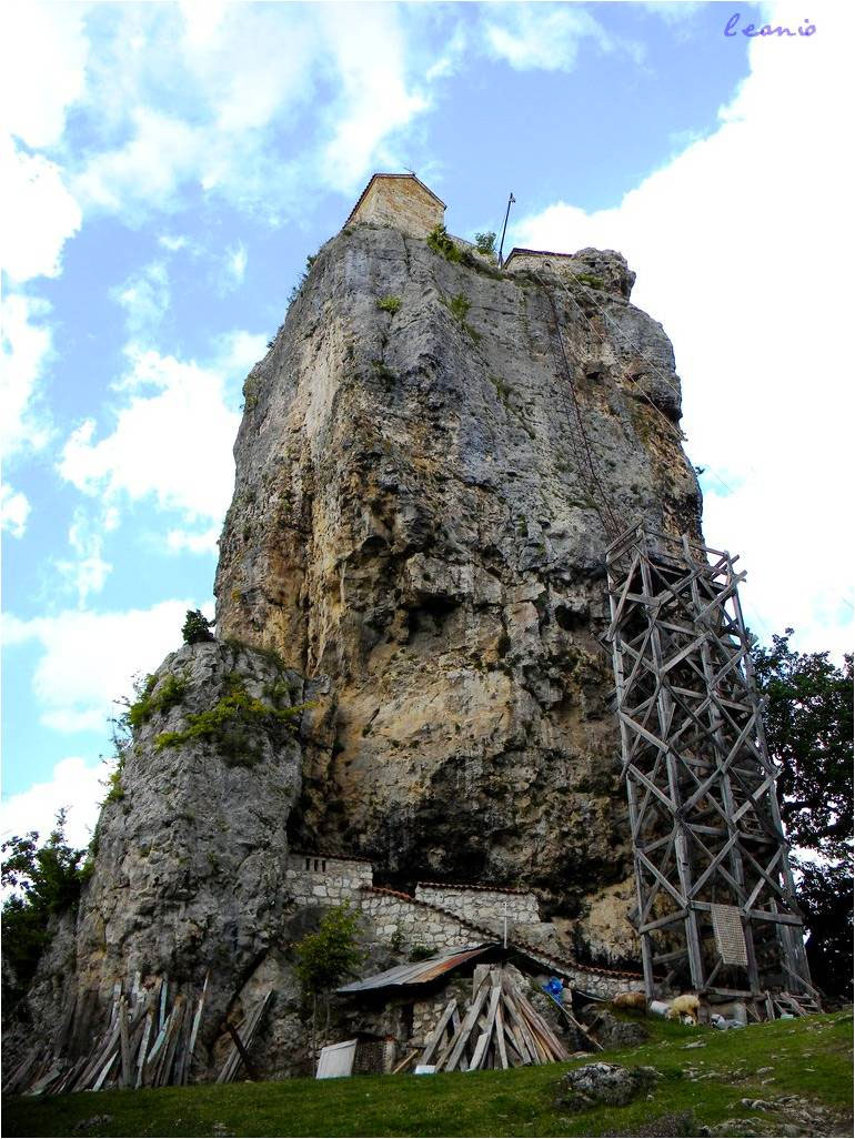 El Misterio De La Iglesia Construida Hace 1000 Años Sobre Un Monolito