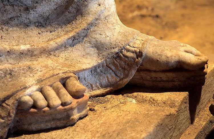 Arqueólogos Exploran La Tumba Griega Más Grande Jamás Encontrada
