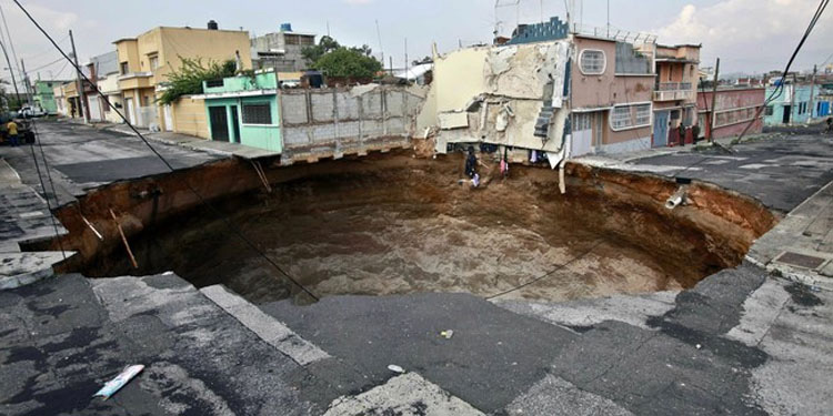 6 Agujeros increíblemente profundos alrededor del mundo que te dejarán ALUCINANDO