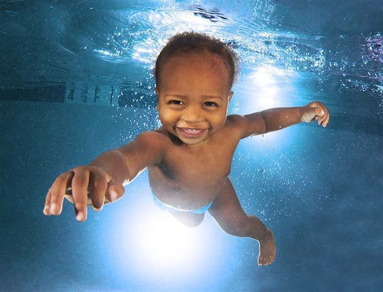 11 bebés bajo el agua que son lo más TIERNO y ADORABLE que verás hoy