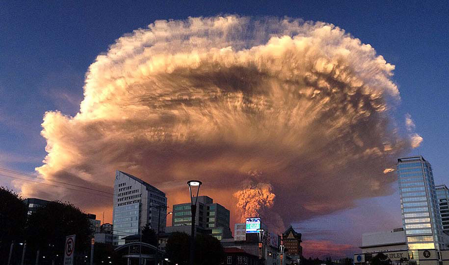 IMPRESIONANTES fotos y vídeos de la erupción del volcán Calbuco que obligó a la evacuación de 1500 personas