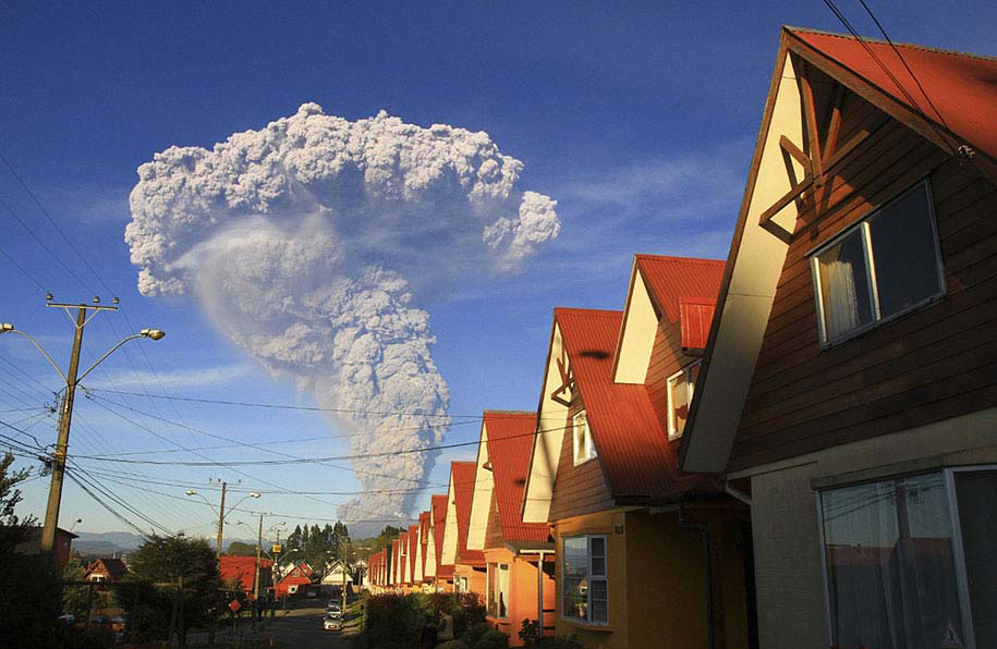 IMPRESIONANTES fotos y vídeos de la erupción del volcán Calbuco que obligó a la evacuación de 1500 personas