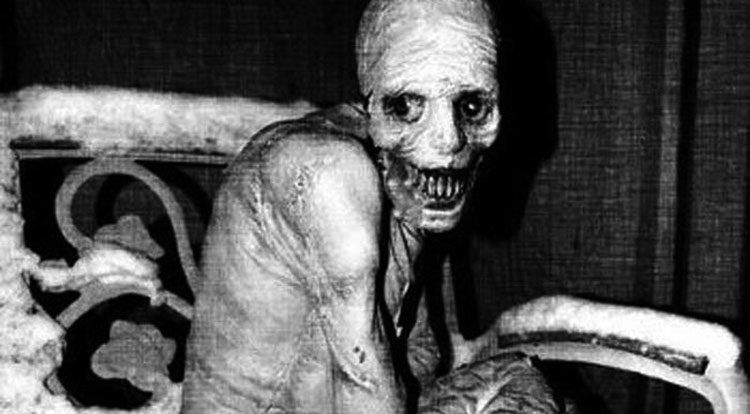 20 espeluznantes fotos en blanco y negro que dan a la palabra 'PESADILLA' un nuevo significado