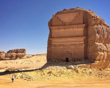 Descubre el misterio de este solitario y extraño castillo en mitad del desierto 1