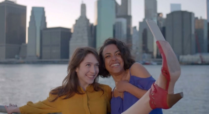 No es una broma, este vídeo es REAL, llegan los zapatos para selfies