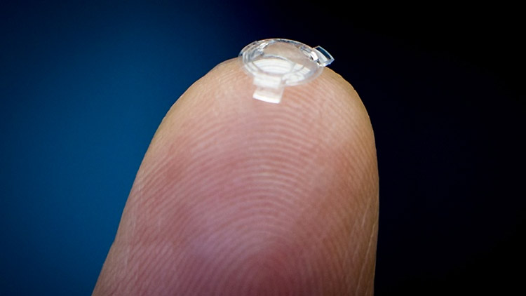 Estas lentes de contacto biónicas podrían hacer que llegue el FINAL de las gafas