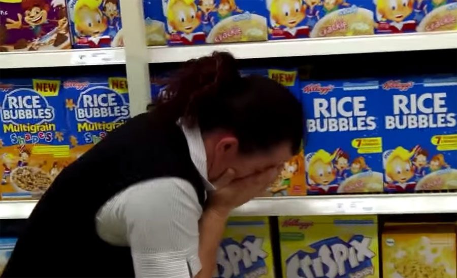 Nunca se hubiera imaginado que le darían ESTA SORPRESA en su día de la madre. ¡MUY emotivo!