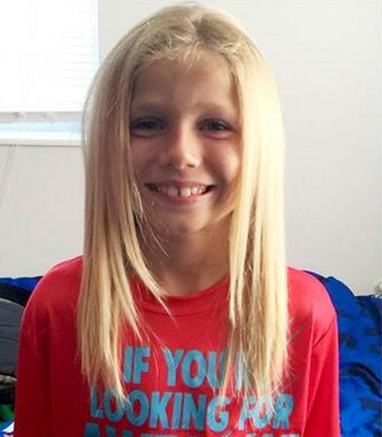 Este niño de 8 años ignoró acosos y dejó crecer su pelo por una razón INCREÍBLE