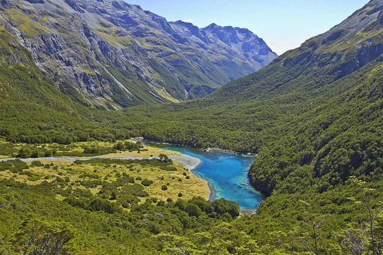 Este lago es el ÚNICO de su tipo en todo el mundo. Es difícil de creer que sea REAL 1