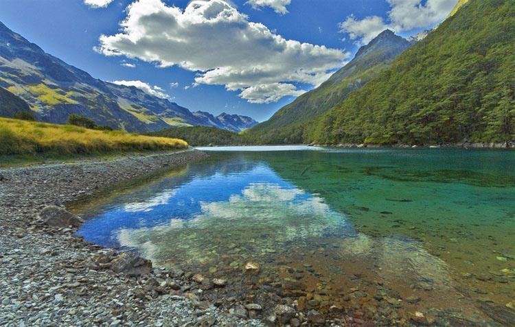 Este lago es el ÚNICO de su tipo en todo el mundo. Es difícil de creer que sea REAL 3