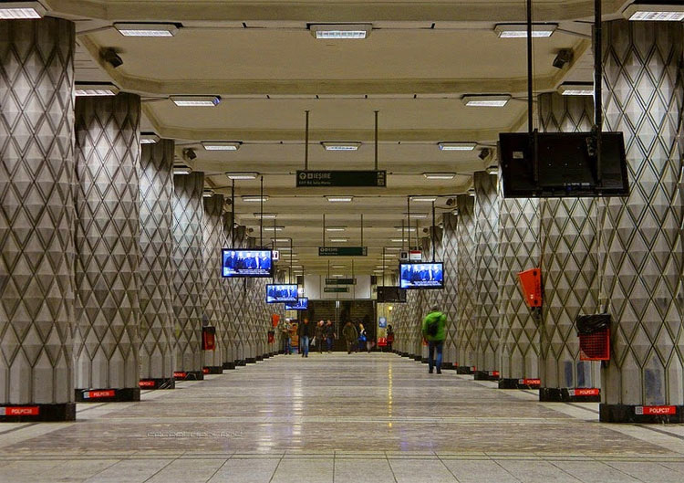 El ASOMBROSO secreto de la estación Politehnica del metro de Bucarest 10