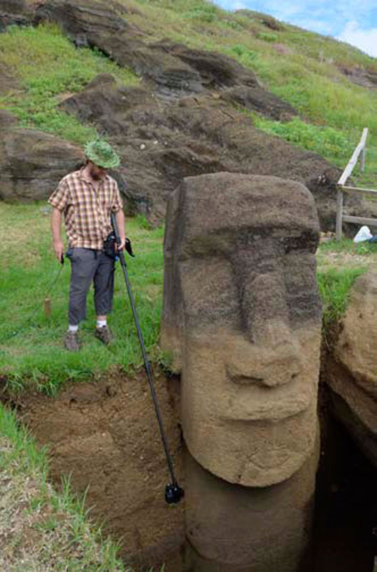 Cientificos descubren finalmente lo que hay debajo de las cabezas de Isla de Pascua, y es IMPACTANTE