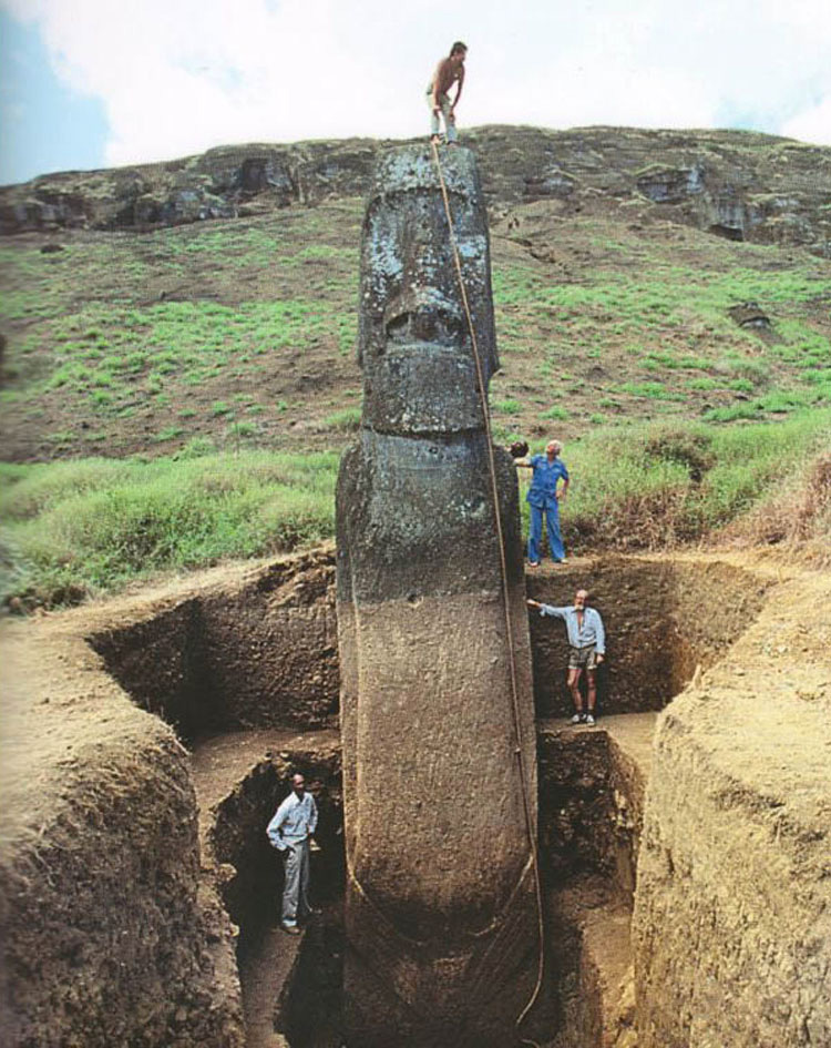 Cientificos descubren finalmente lo que hay debajo de las cabezas de Isla de Pascua, y es IMPACTANTE