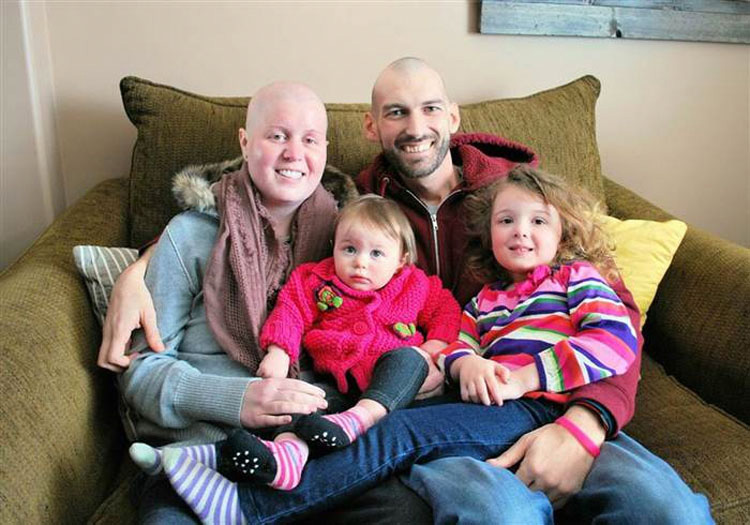 'Todavía amamos la vida': Estos padres animan a sus hijas en medio de su batalla contra el cáncer
