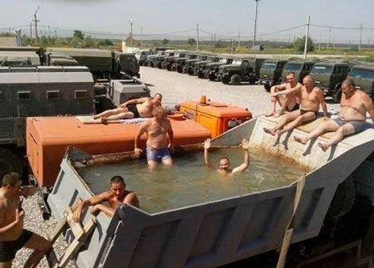 23 piscinas caseras o improvisadas que son hilarantes y brillantes al mismo tiempo