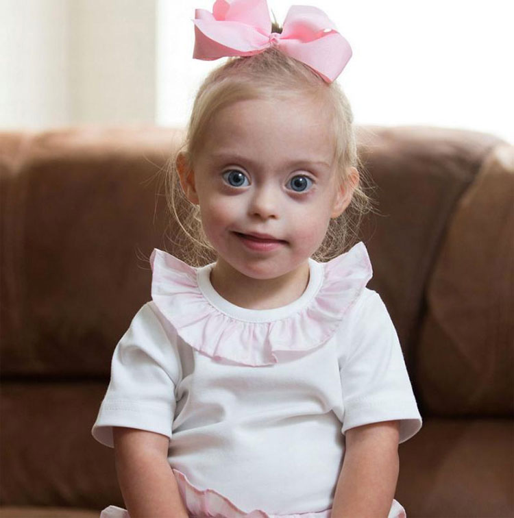 Niña con síndrome de Down gana dos contratos de modelo gracias a su sonrisa. ¡ES PRECIOSA! 1 Niña con síndrome de Down gana dos contratos de modelo gracias a su sonrisa. ¡ES PRECIOSA!