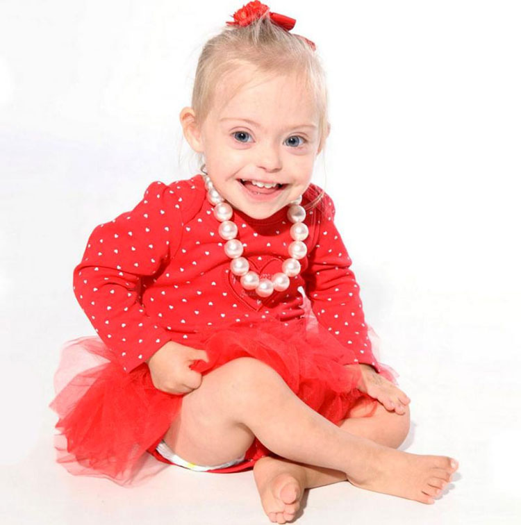Niña con síndrome de Down gana dos contratos de modelo gracias a su sonrisa. ¡ES PRECIOSA! 3 Niña con síndrome de Down gana dos contratos de modelo gracias a su sonrisa. ¡ES PRECIOSA!