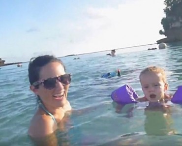 Este soldado vuelve a casa y SORPRENDE a su familia en la playa de ESTA forma