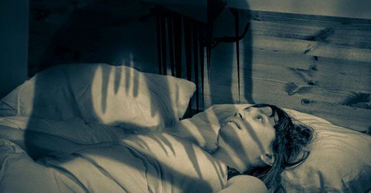 Este documental muestra por qué la parálisis del sueño es más ATERRADORA de lo que pensabas