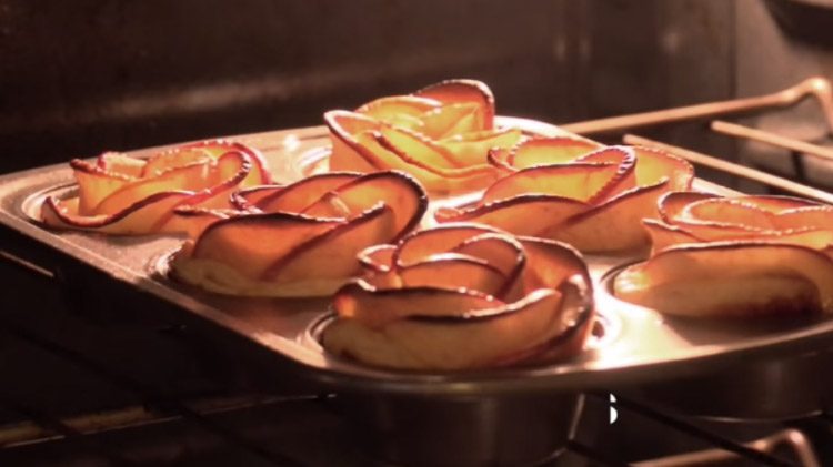 La receta de rosas de manzana que todo el mundo quiere hacer (y PROBAR)