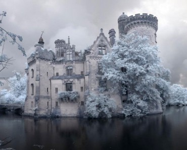 Este castillo olvidado fue abandonado tras un incendio en 1932. Verlo de cerca es IMPRESIONANTE