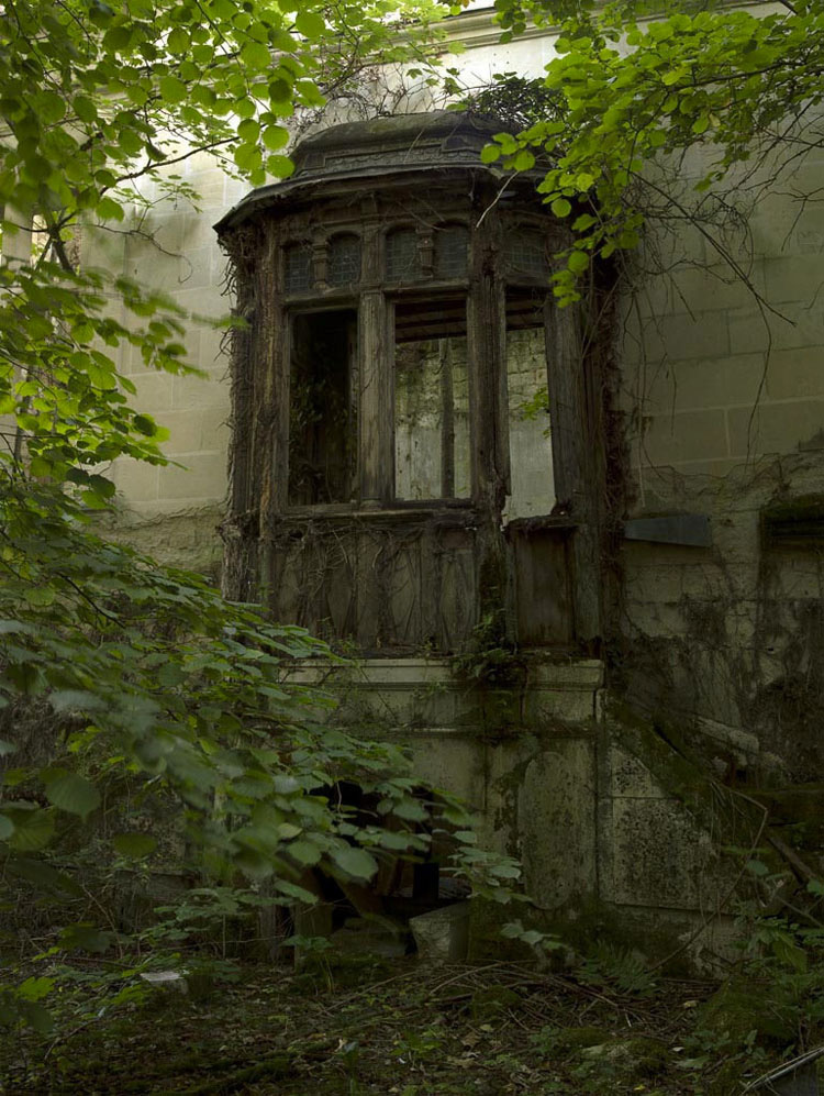 Este castillo olvidado fue abandonado tras un incendio en 1932. Verlo de cerca es IMPRESIONANTE