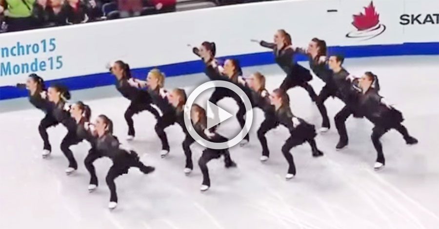 Dieciséis patinadores sobre hielo en cuatro filas. Cuando la música comienza, ATENCIÓN a sus piernas