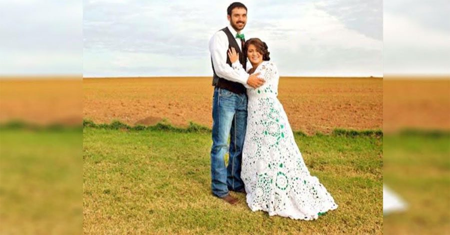 Parece una novia normal. Pero mira de cerca su vestido de novia, INCREÍBLE... 8 Parece una novia normal. Pero mira de cerca su vestido de novia, INCREÍBLE...