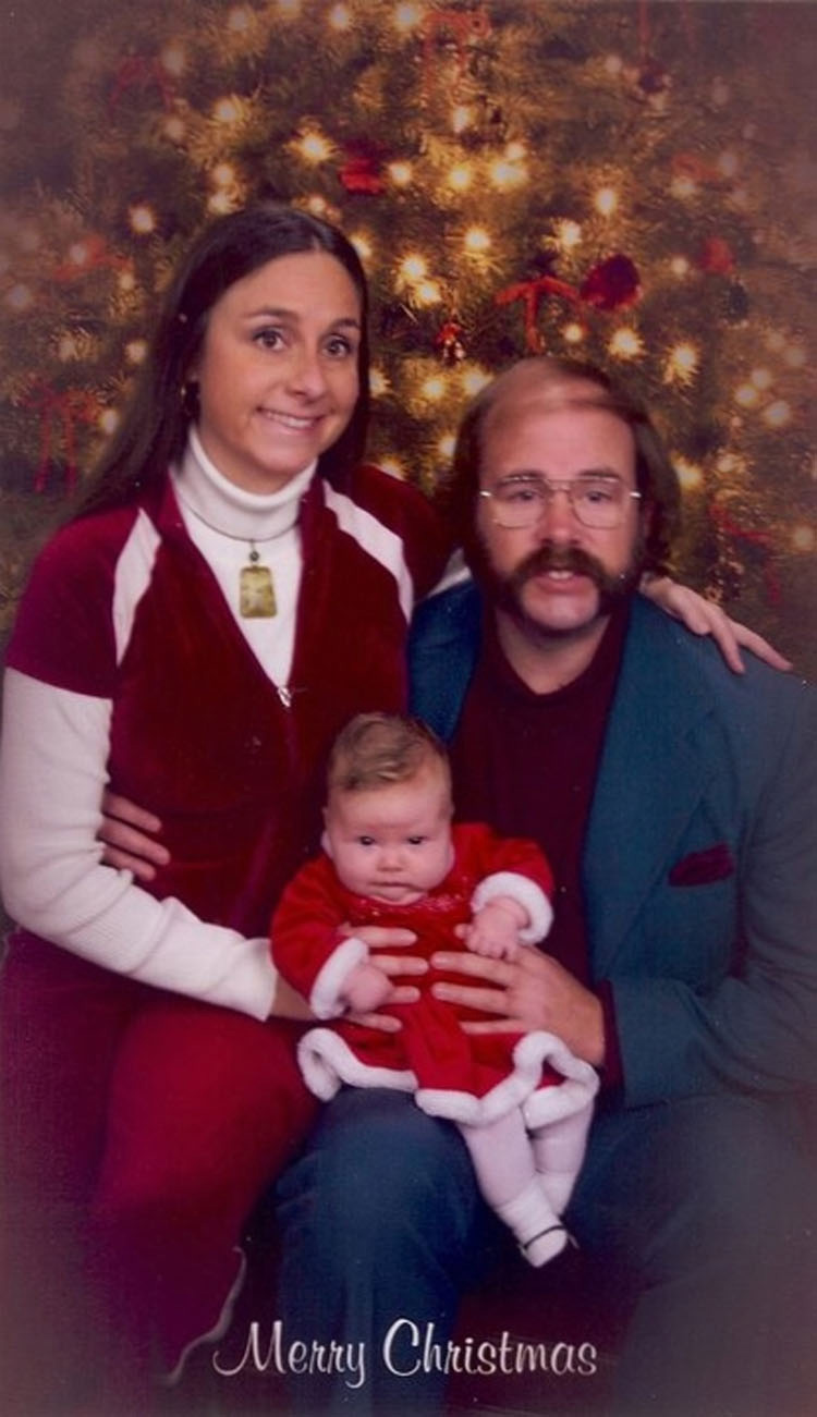 Esta familia se toma una hilarante foto cada Navidad desde 2003. ¿Cuál es la foto 12 años después?