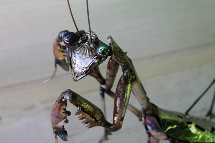 Este artista transforma la chatarra en asombrosas esculturas de animales