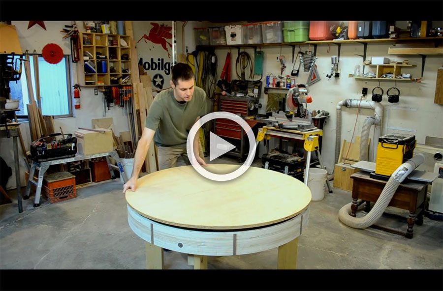 Hace a mano esta pequeña mesa de madera, pero ATENCIÓN, ¿Qué sucede cuando se gira hacia los lados?