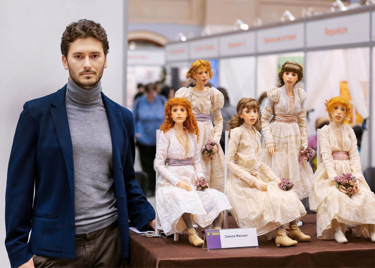 Este ruso crea muñecas con las caras tan realistas que te dejan confundido. Hermoso y aterrador