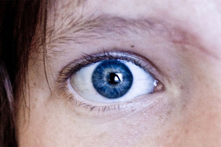 Científicos dicen que todas las personas con ojos azules tienen una cosa rara en común. No tenía ni idea 2 Científicos dicen que todas las personas con ojos azules tienen una cosa rara en común. No tenía ni idea