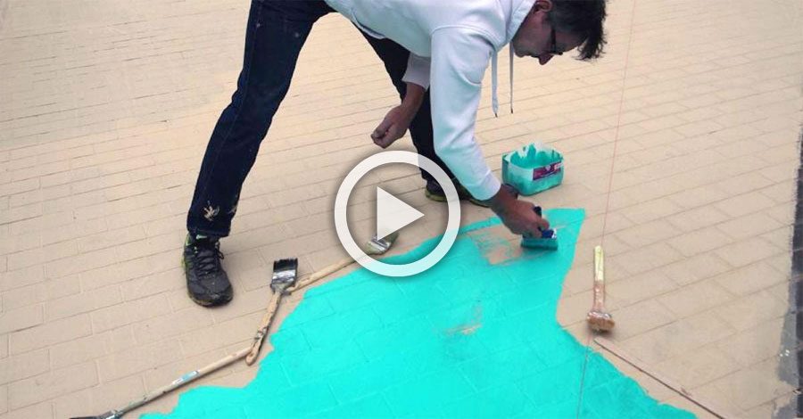 Cubre la acera con pintura azul. ¿Qué hace después? ¡MARAVILLOSO! 11 Cubre la acera con pintura azul. ¿Qué hace después? ¡MARAVILLOSO!