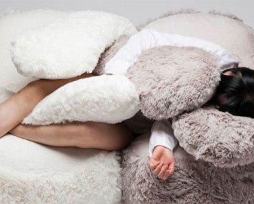 Este empático sofá te abraza como nadie más lo hará 2 Este empático sofá te abraza cuando nadie más lo hará