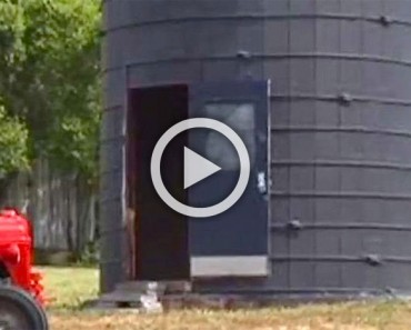 Este abuelo inicia un proyecto en un viejo silo. 2 años más tarde llama a su familia para que vean su interior