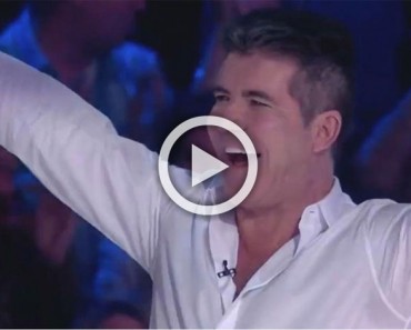 Simon Cowell no puede dejar de saltar de la silla cuando ESTA audición acaba... Increíble