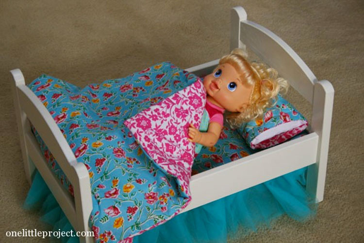 La gente corre a comprar estas pequeñas camas de muñecas de IKEA, pero no por la razón que piensas