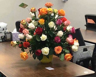 Mira de cerca este ramo de flores 'ordinario'. Se hizo viral por una razón MARAVILLOSA