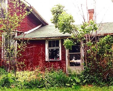 Esta mujer oyó pasos en esta casa "abandonada". ¿Lo que encuentra en el interior? Estoy sin palabras 8 Esta mujer oyó pasos en esta casa "abandonada". ¿Lo que encuentra en el interior? Estoy sin palabras