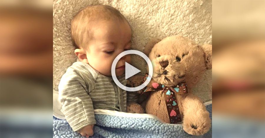 Los médicos vieron algo extraño en su bebé... ¡2 años después no lo pueden creer!