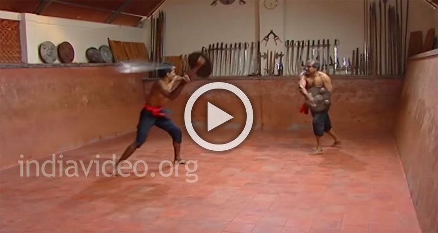 Es la espada más peligrosa del mundo. ESTO es lo que hace... ¡TERRIBLE!