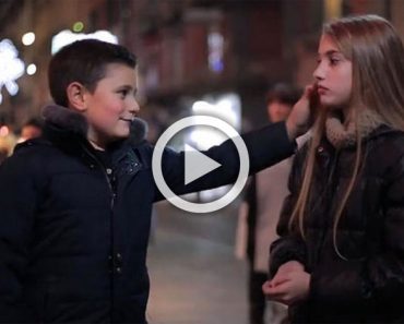 Mira lo que sucede cuando a estos niños italianos se les pide que abofeteen a una muchacha
