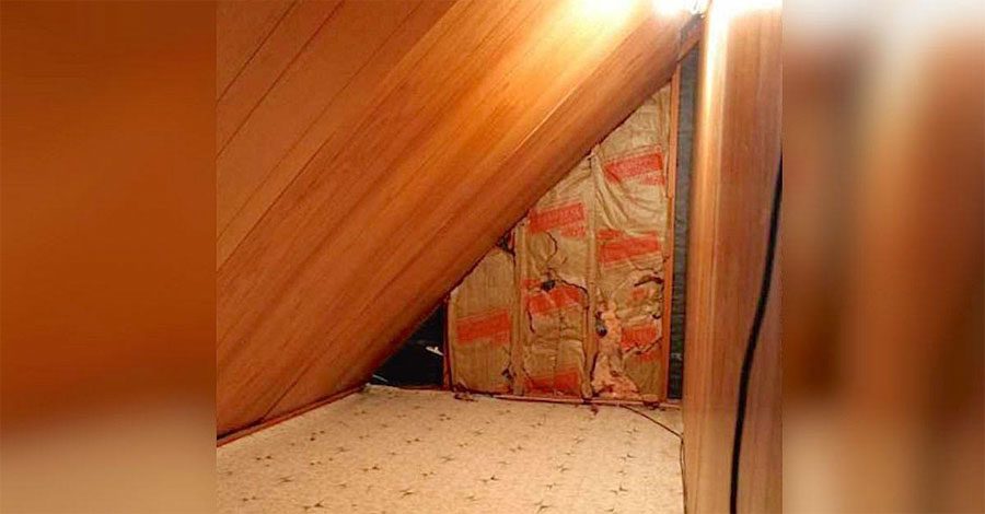 Encuentra una habitación secreta detrás de una antigüa cómoda, luego entra en el interior 1