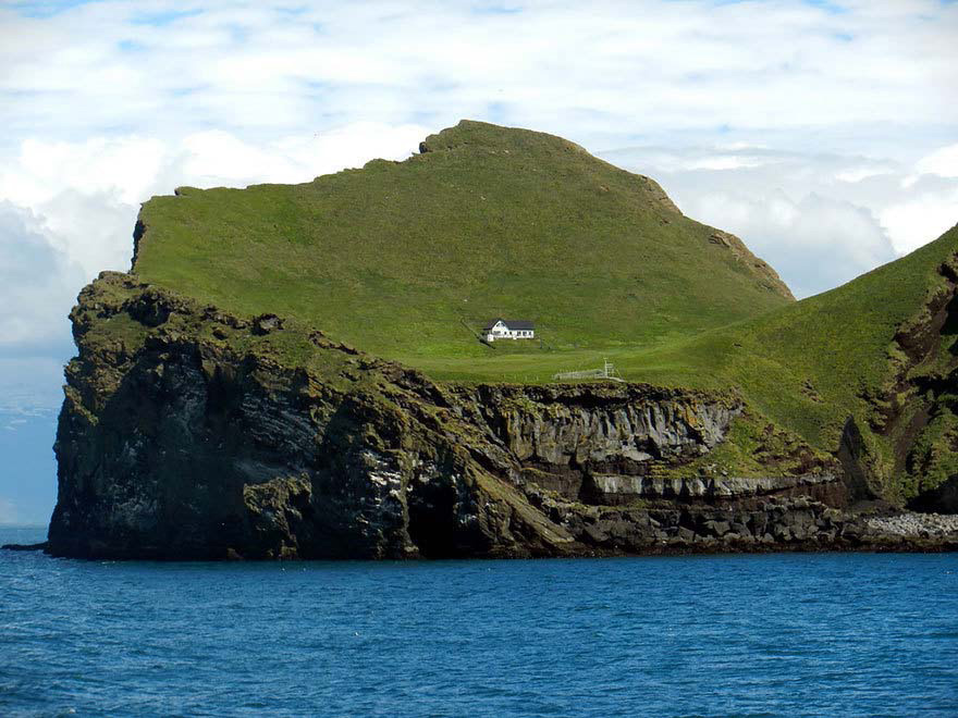 En esta pequeña isla se encuentra una de las casas más aisladas y misteriosas del mundo