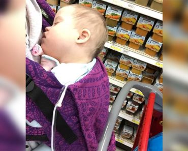 Una extraña la acusó de consentir a su bebé. La respuesta de esta mamá se ha hecho VIRAL 1 Una extraña la acusó de consentir a su bebé. La respuesta de esta mamá se ha hecho VIRAL